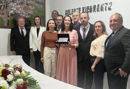 Sessão Solene de entrega do título Cidadã Benemérita